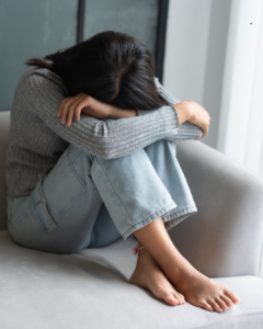 Por que você está sempre cansada? Os sinais da sobrecarga emocional